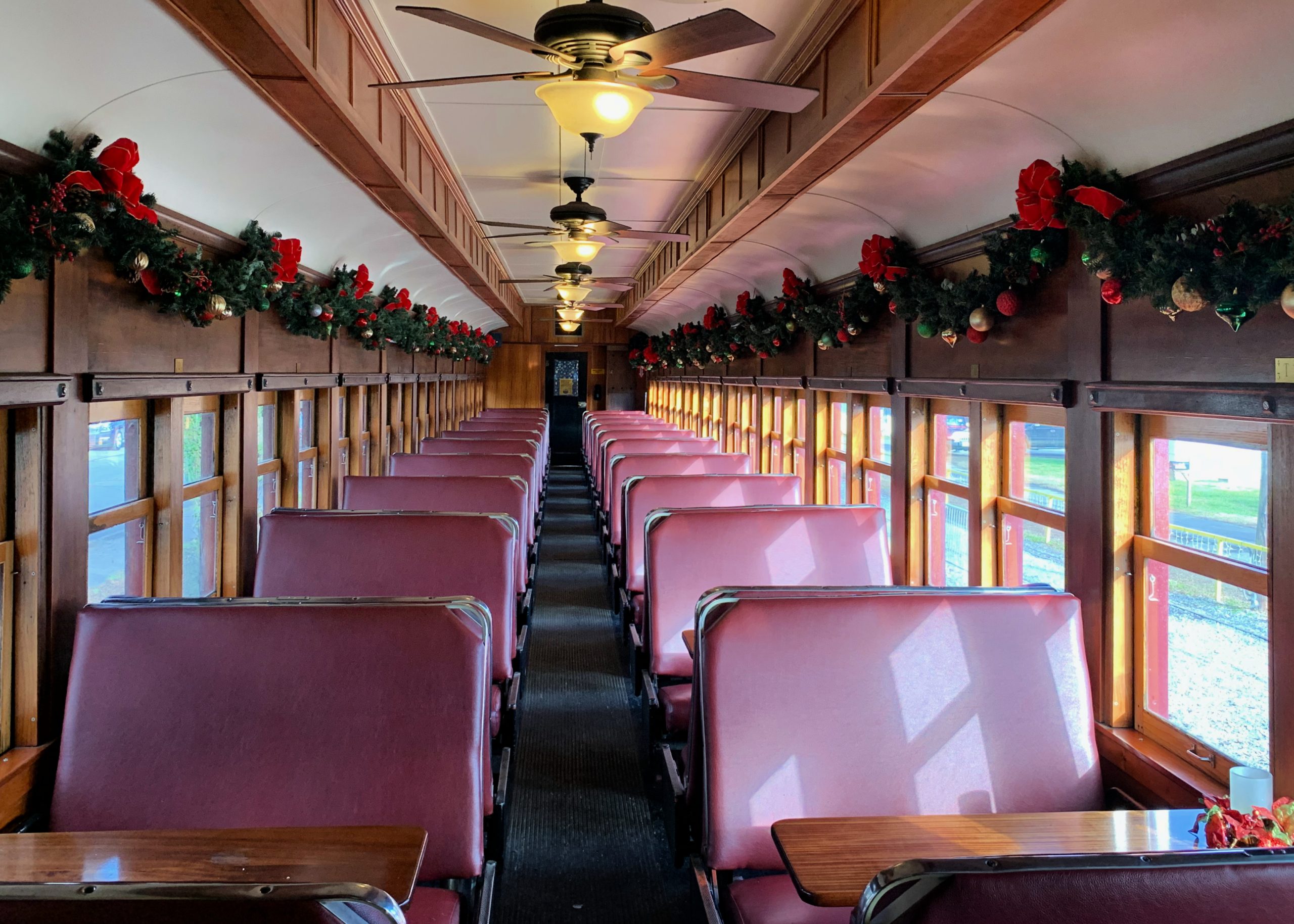 THE POLAR EXPRESS | Believe the Magic on This Holiday Season Christmas Train  Ride